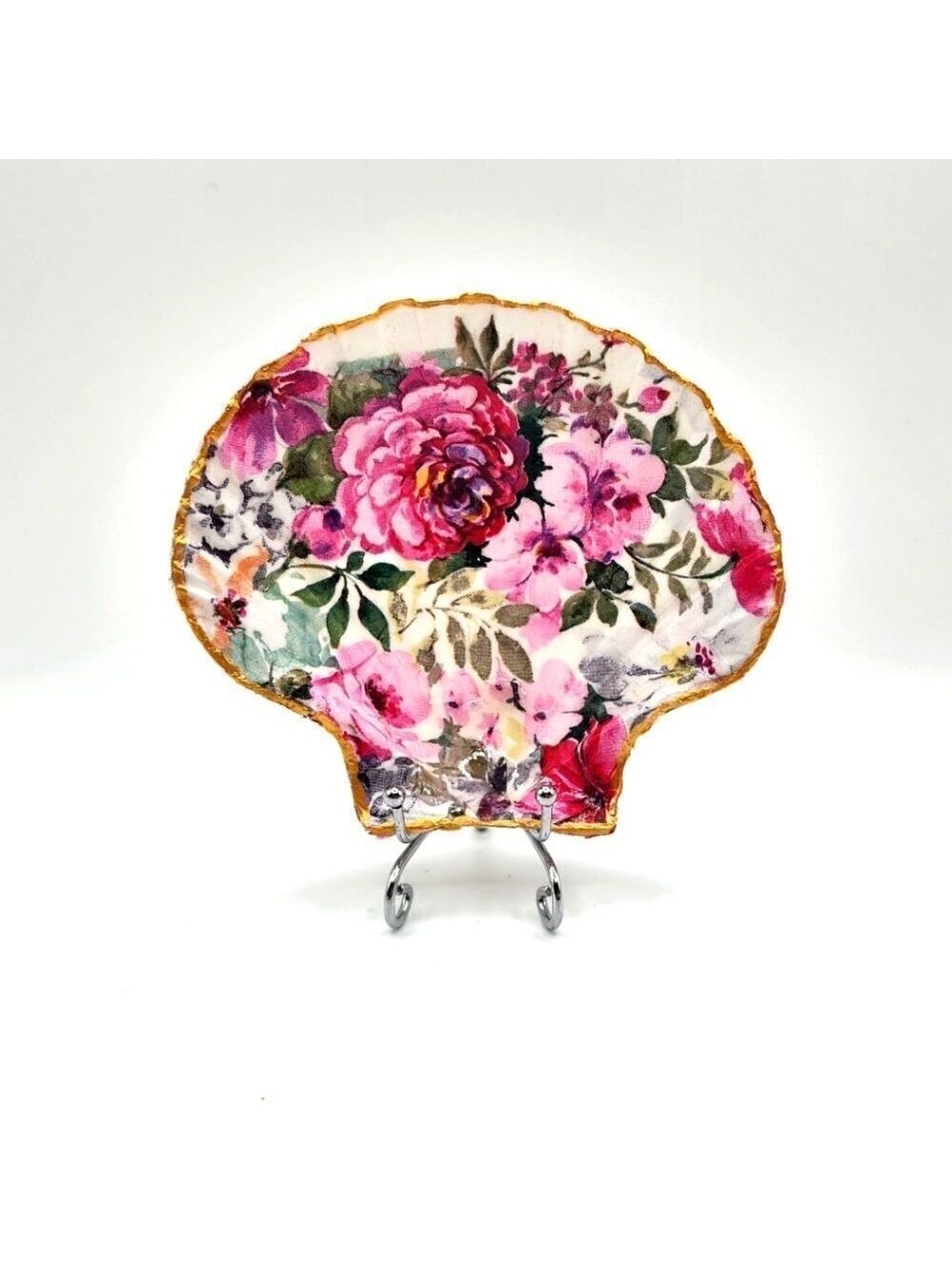 Decoupage Scalloped shell springtime flowers